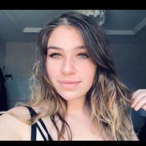 Meet your Posher, Laurence